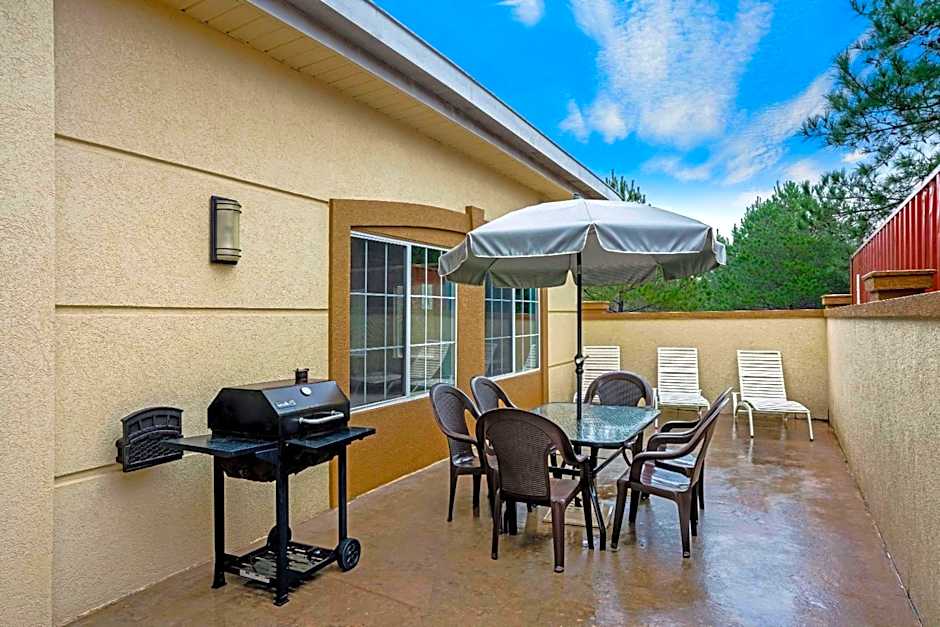 La Quinta Inn & Suites by Wyndham Conroe