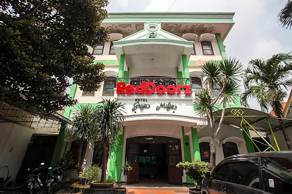 RedDoorz @ Genteng Surabaya 2