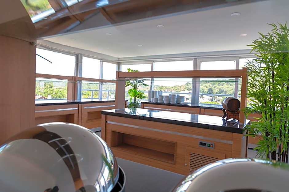 A.Emreli Suite Hotel