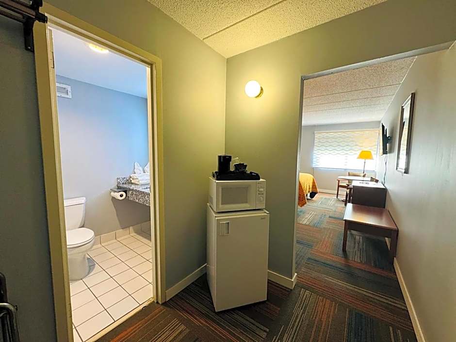 Mystic River Hotel & Suites