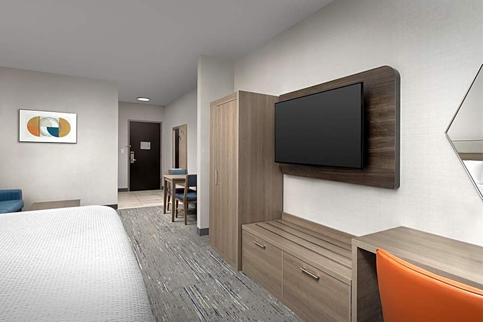 Holiday Inn Express & Suites Knoxville-Clinton By IHG