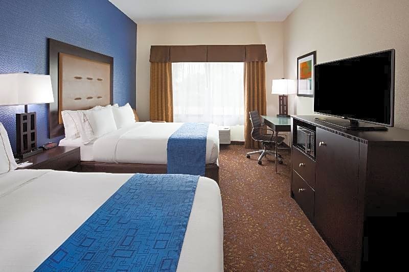 Holiday Inn Express & Suites Davenport North