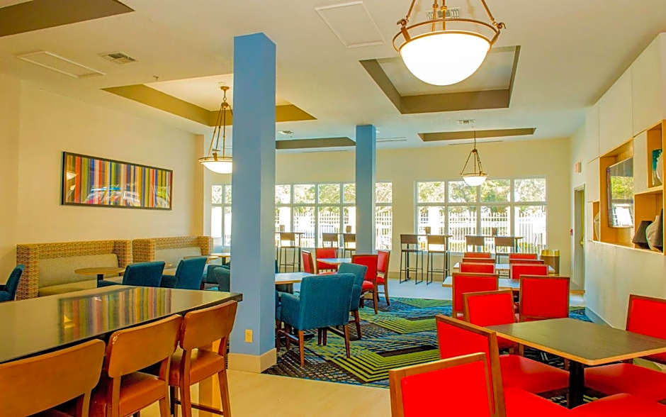 Holiday Inn Express St. Petersburg North / I-275 By IHG