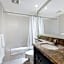 Bright and Spacious 2 Bedroom on Coal Harbors Waterfront