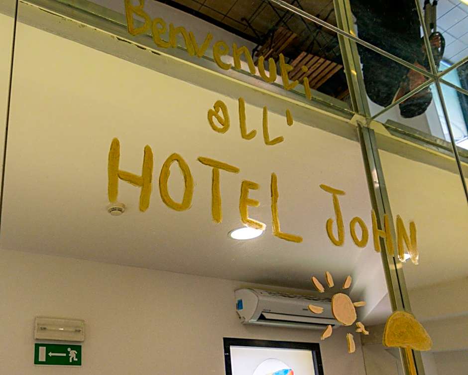 HOTEL JOHN