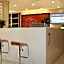 7 Days Premium Jingjiang Fuhai New World Automobile Terminal Branch