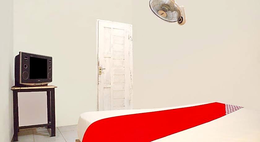 OYO 91051 Penginapan Pondok Ratu 354