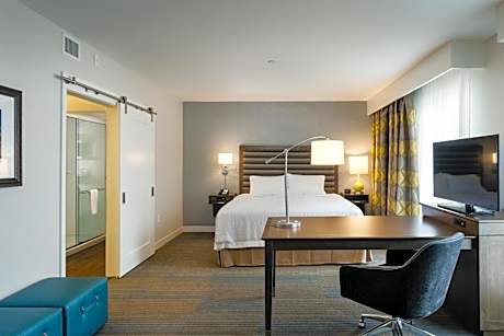 King Studio Suite - Hearing Access/Non-Smoking