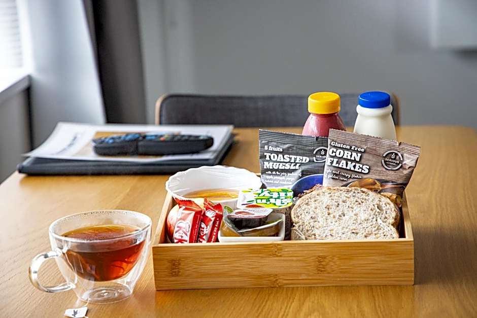 Colonial Lodge Motel