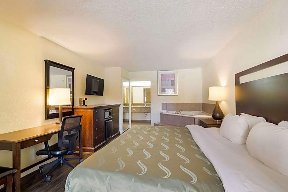 Quality Inn & Suites Conference Center Statesboro Historic District