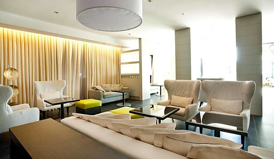 Lake's - My Lake Hotel