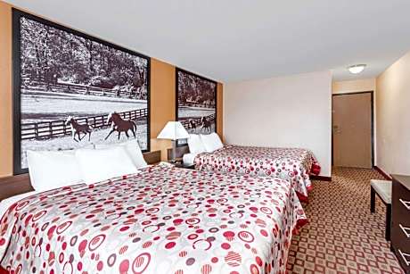 Queen Room with Two Queen Beds - Smoking