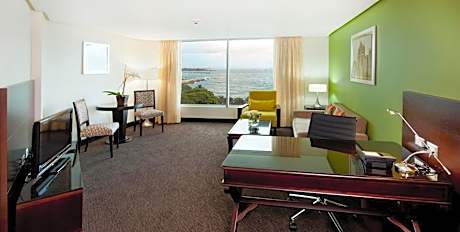 Executive Suite - Non-Smoking