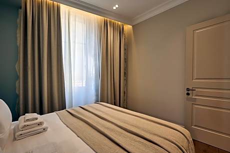 Deluxe One-Bedroom Apartment with City View