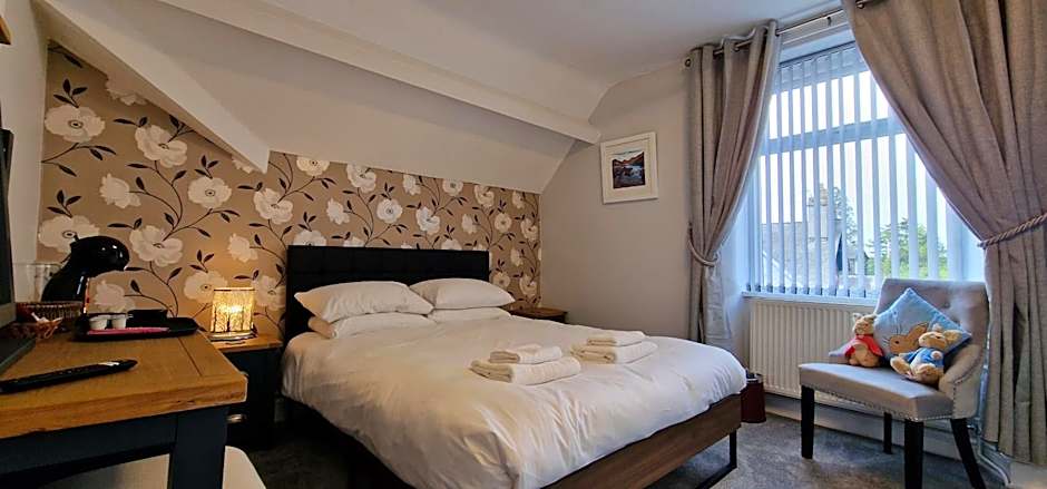 Bonny Brae House by Woodland Park