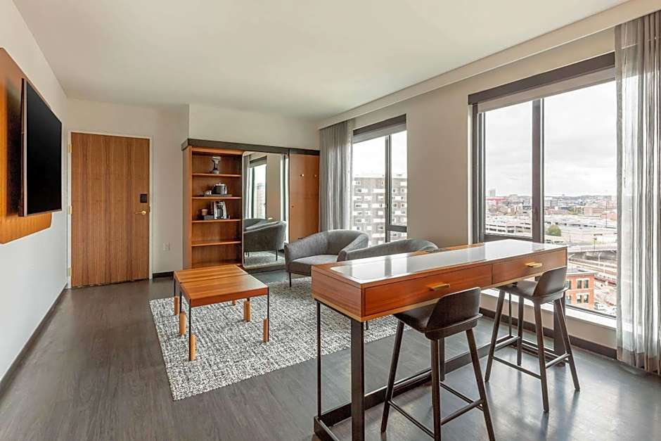Cambria Hotel Boston Downtown-Seaport