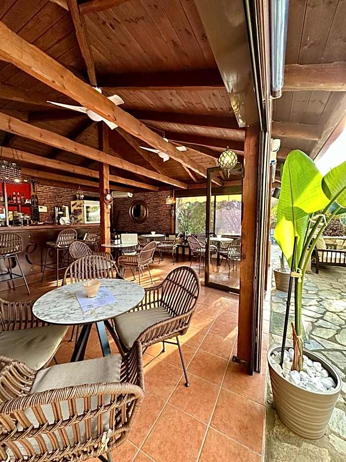 Agrili Apartments & Rooms