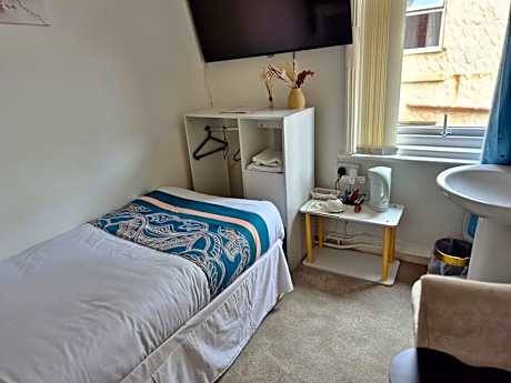 Single Room with Shared Bathroom