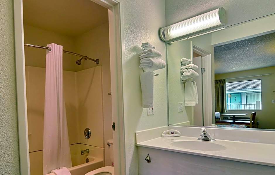 Motel 6-Seattle, WA - South