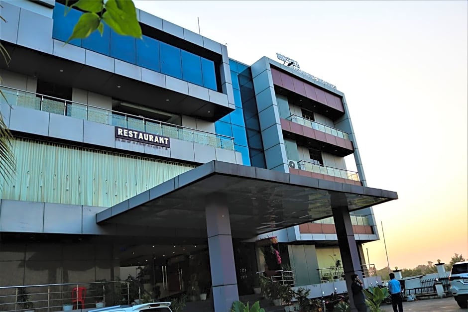 HOTEl VAISHNAVI HEIGHTS