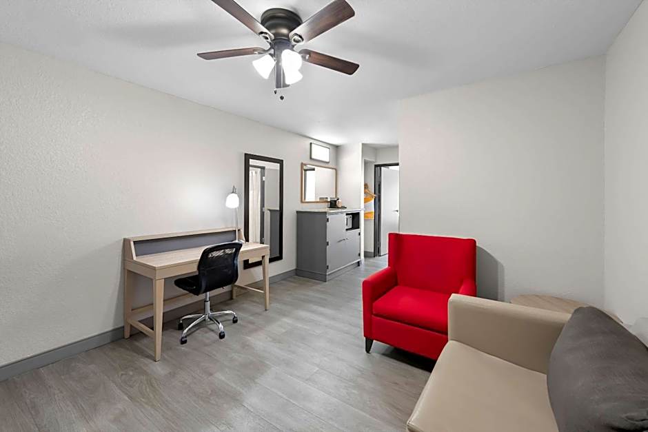 Country Inn & Suites by Radisson, Topeka West, KS
