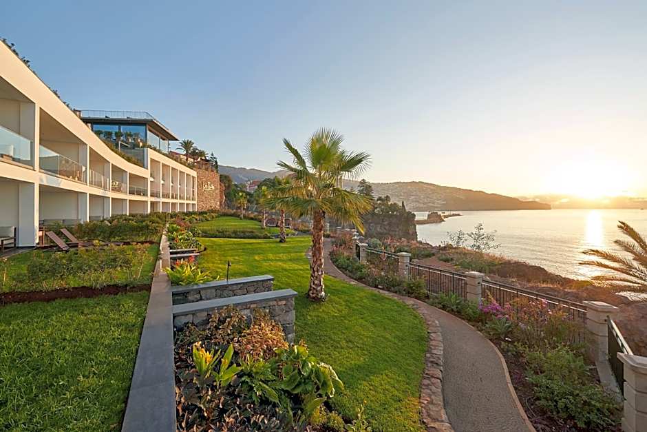 Les Suites at Cliff Bay Portobay