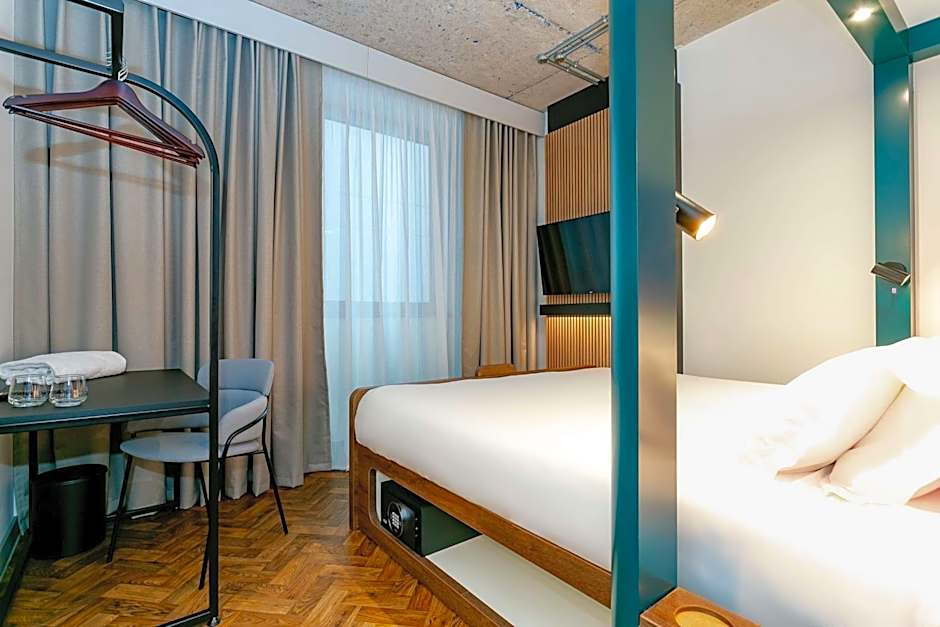 YOTEL Manchester Deansgate