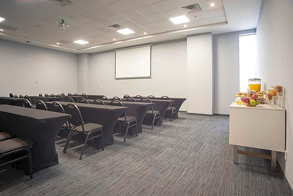 Holiday Inn Express Guadalajara Iteso By IHG
