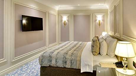 Family Suite Room with City View