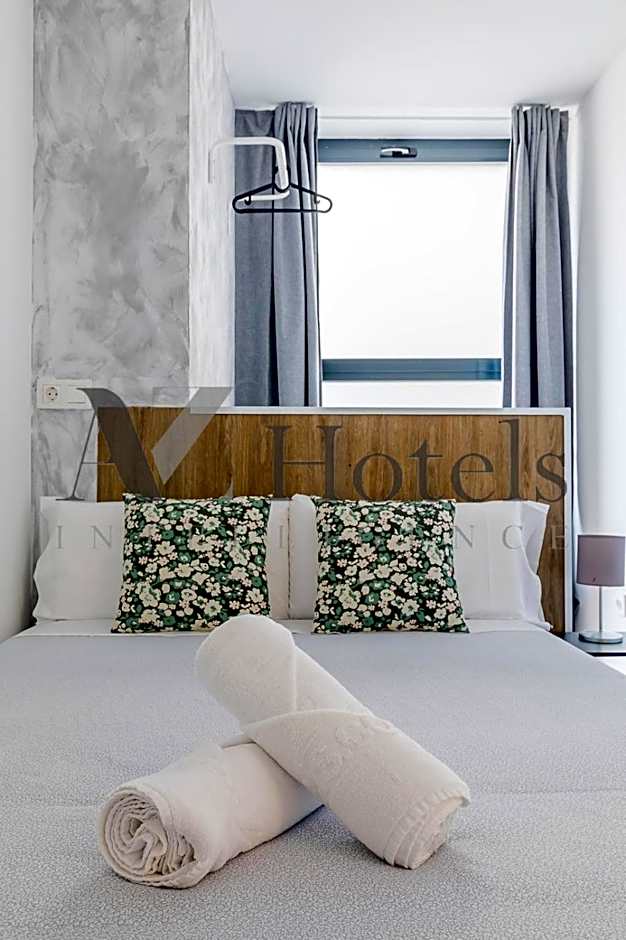 AYZ Princesa-Auto check-in property