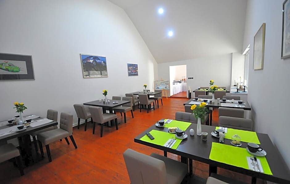 Fast Lane Hotel