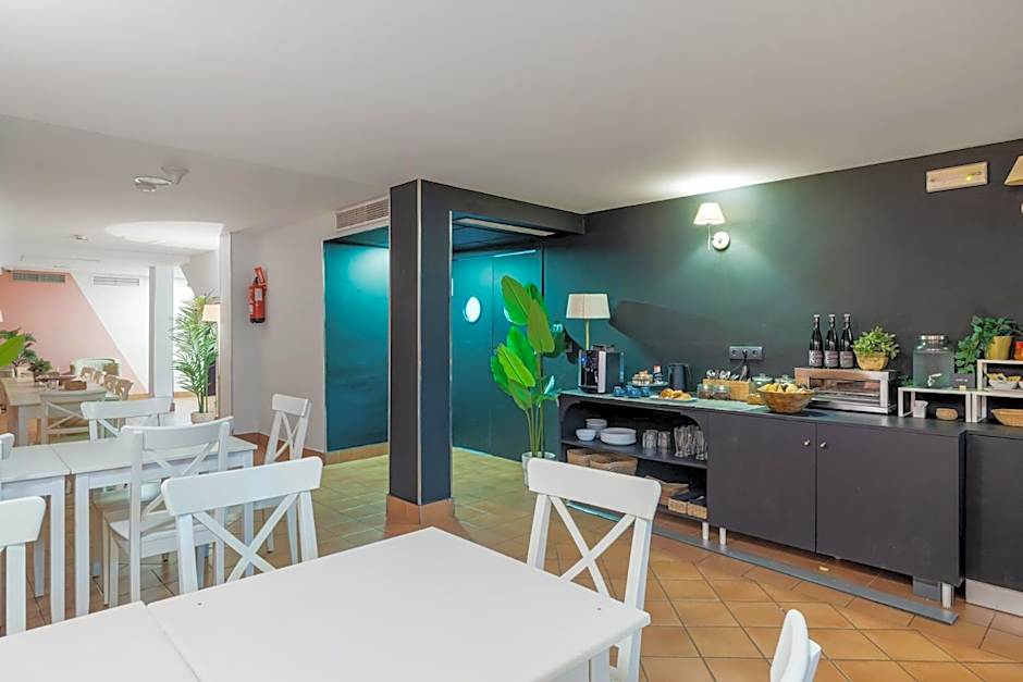 I AM La Posada Hotel and Apartment