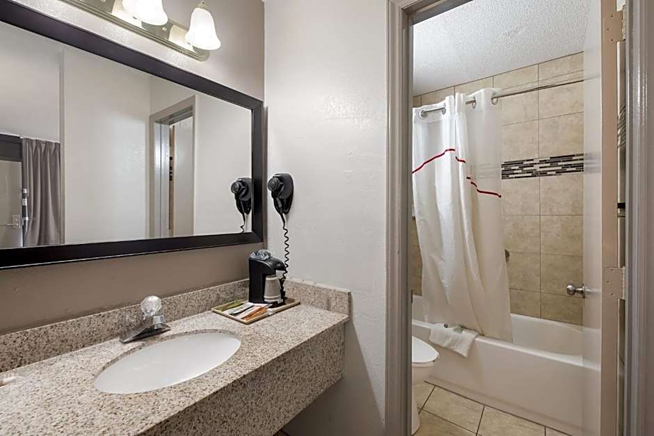 Red Roof Inn Lenoir