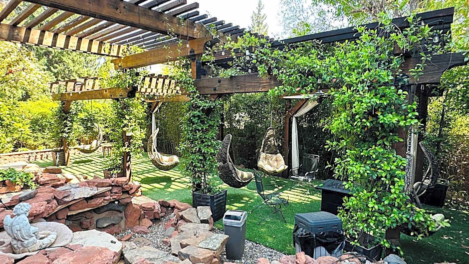 Lantern Light Inn - Romantic Getaway