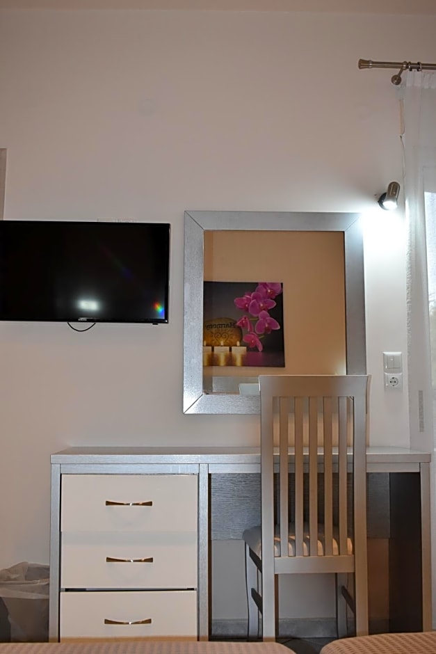 Marinis Boutique Rooms