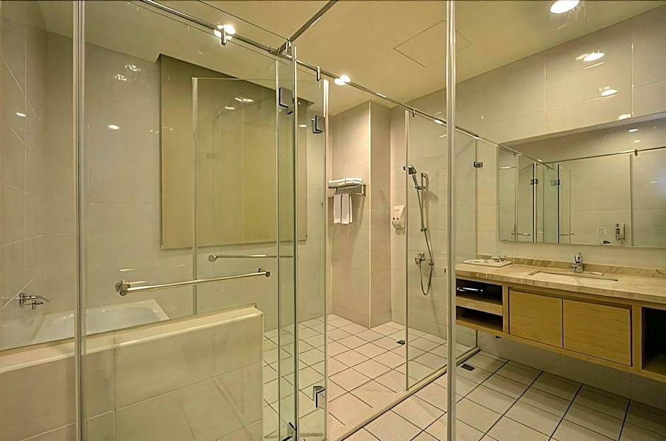Ever Delightful Business Hotel