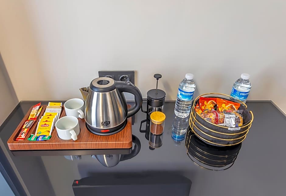 Lenora Airport Hotel