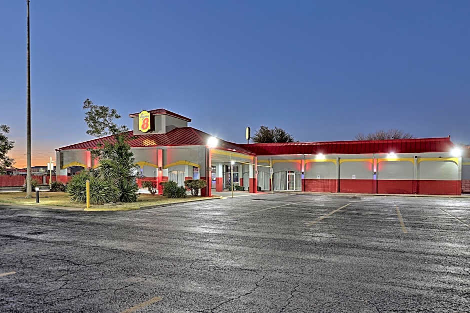 Super 8 by Wyndham Ft Stockton