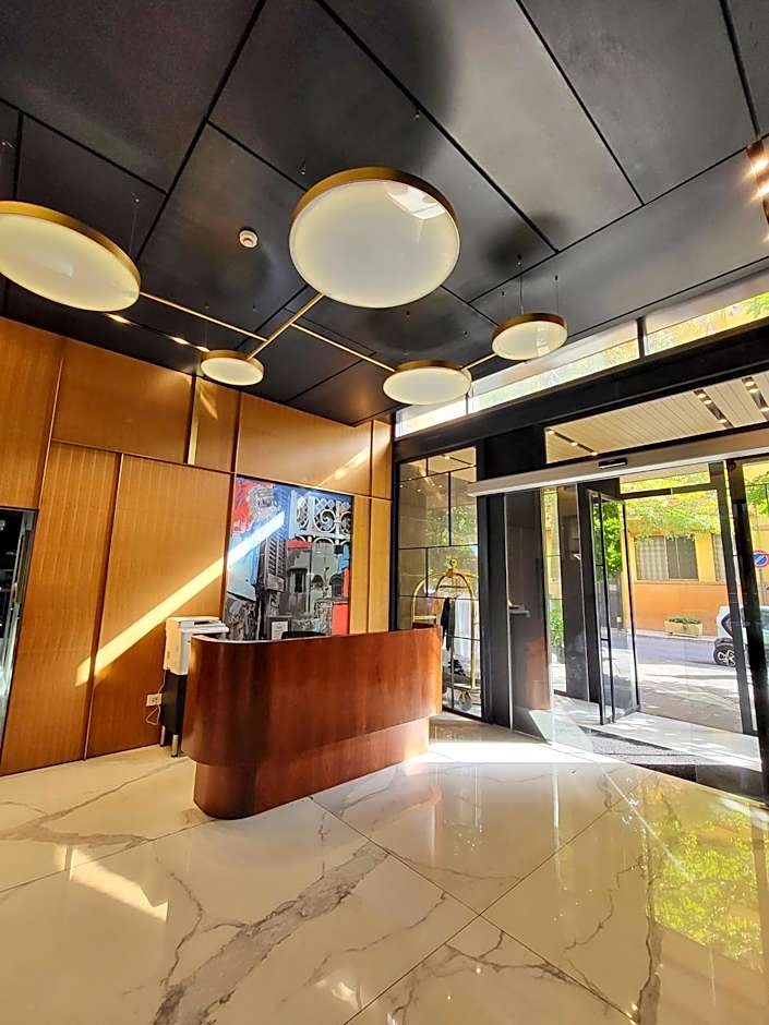 Monot Suites