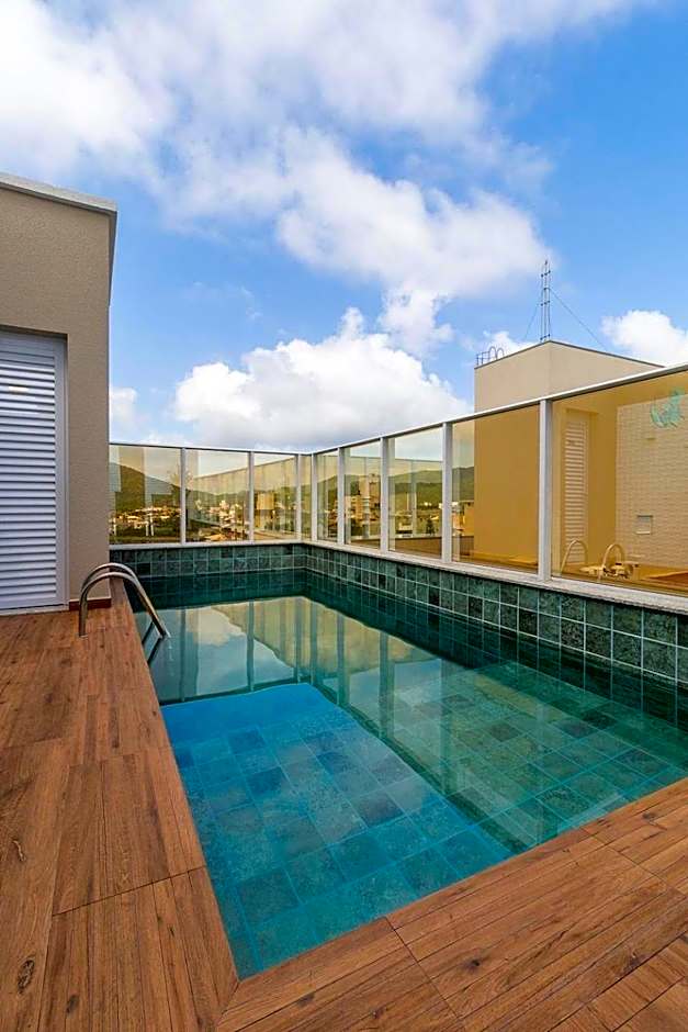 Barbados 302 - Excelente apartamento 02 suítes - À poucos metros da praia de Bombas - (Consultar serviços de roupa de cama e banho)