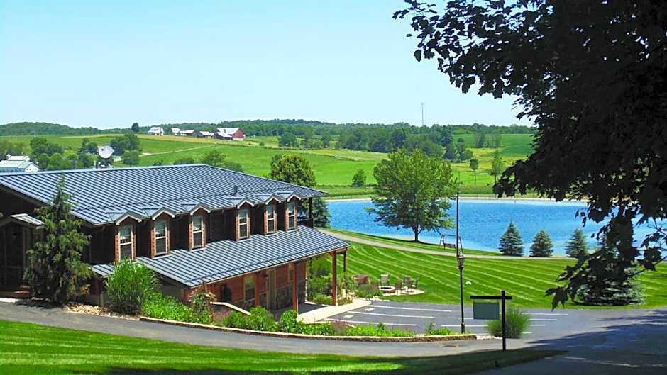 Sojourner's Lodge & Log Cabin Suites
