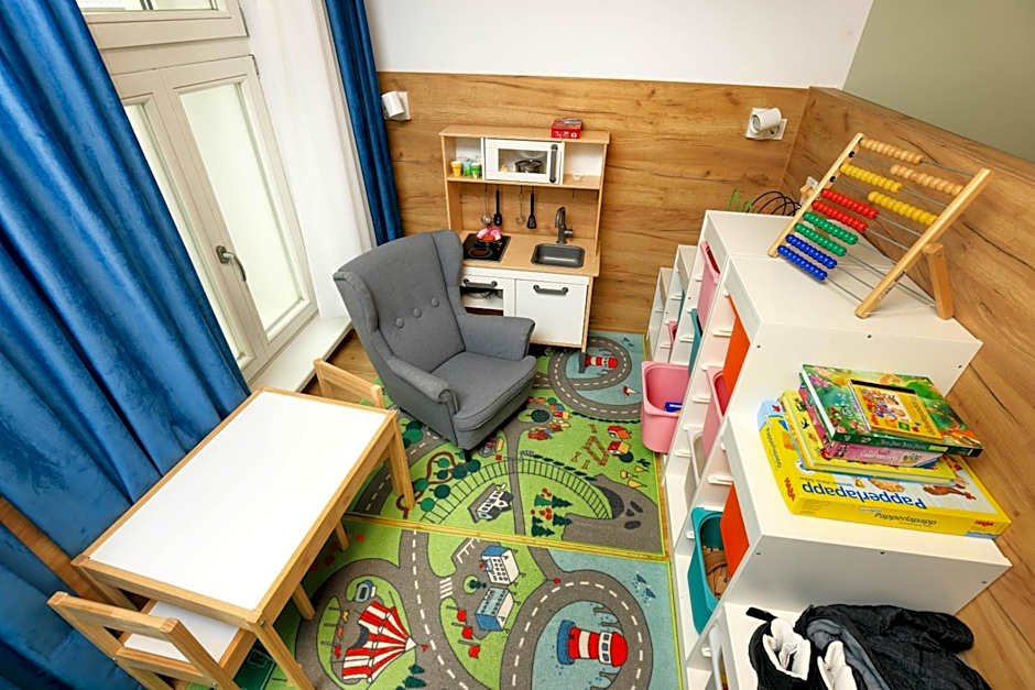 Jimmy's Apartments Emerald