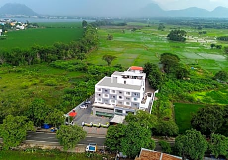 Hotel Visakka Palani