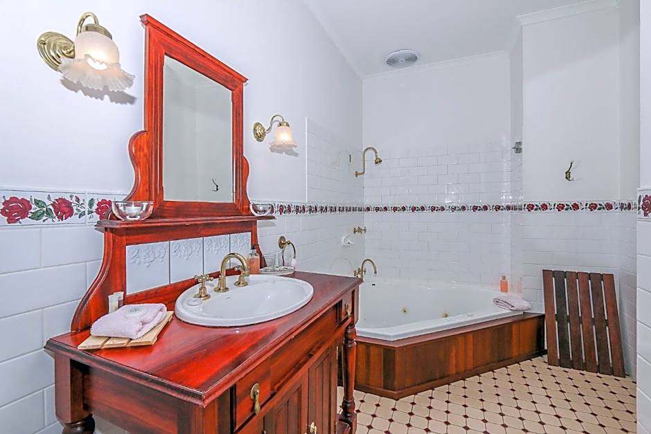 Rosebridge House Bed & Breakfast