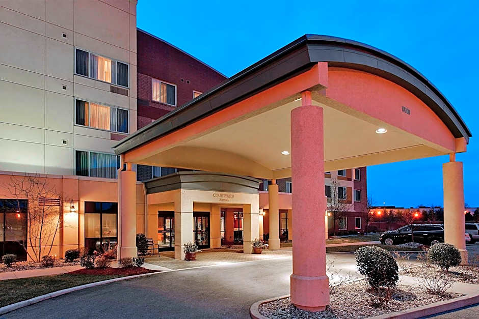 Courtyard by Marriott Louisville Northeast