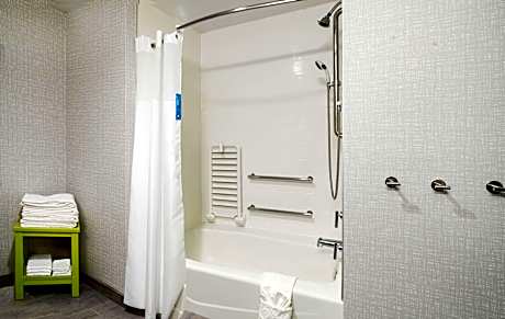 2Qn Mobility Access With Tub Nonsmoking
