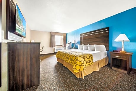 King Suite with Jetted Tub - Non-Smoking