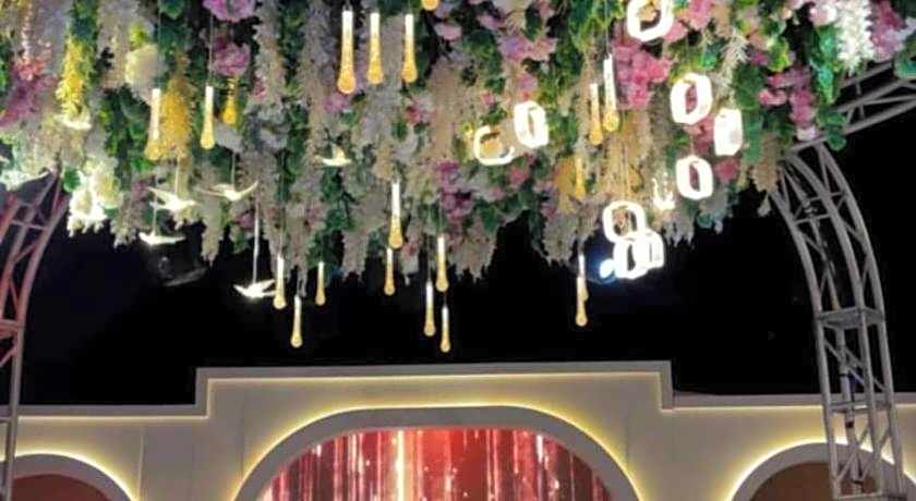 Seven Roses Hotel
