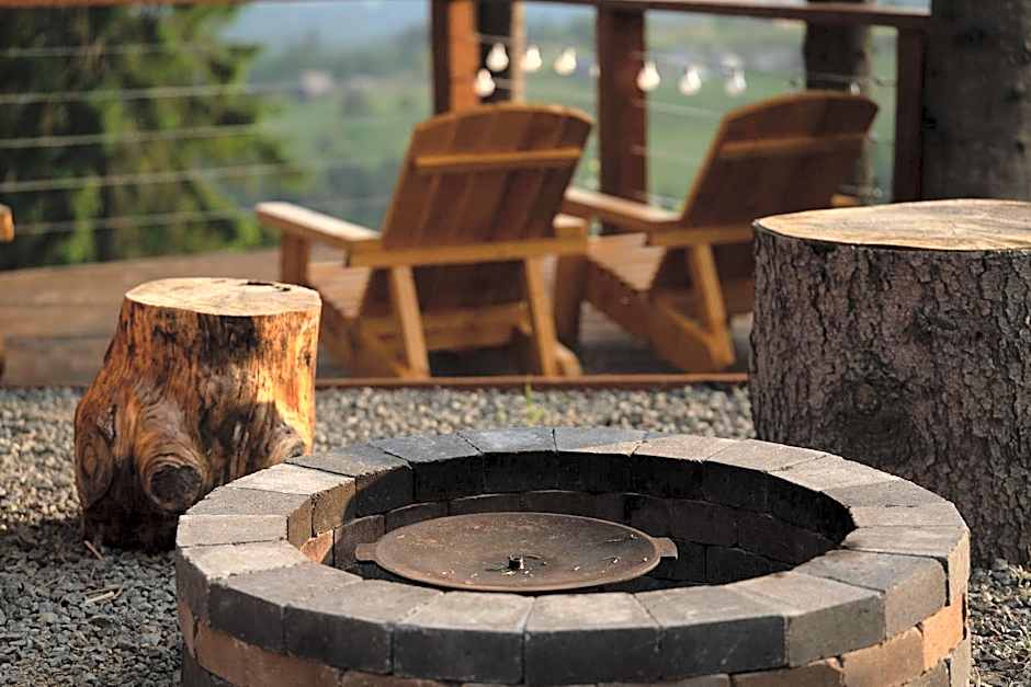 Tiarra Mountain Lodge