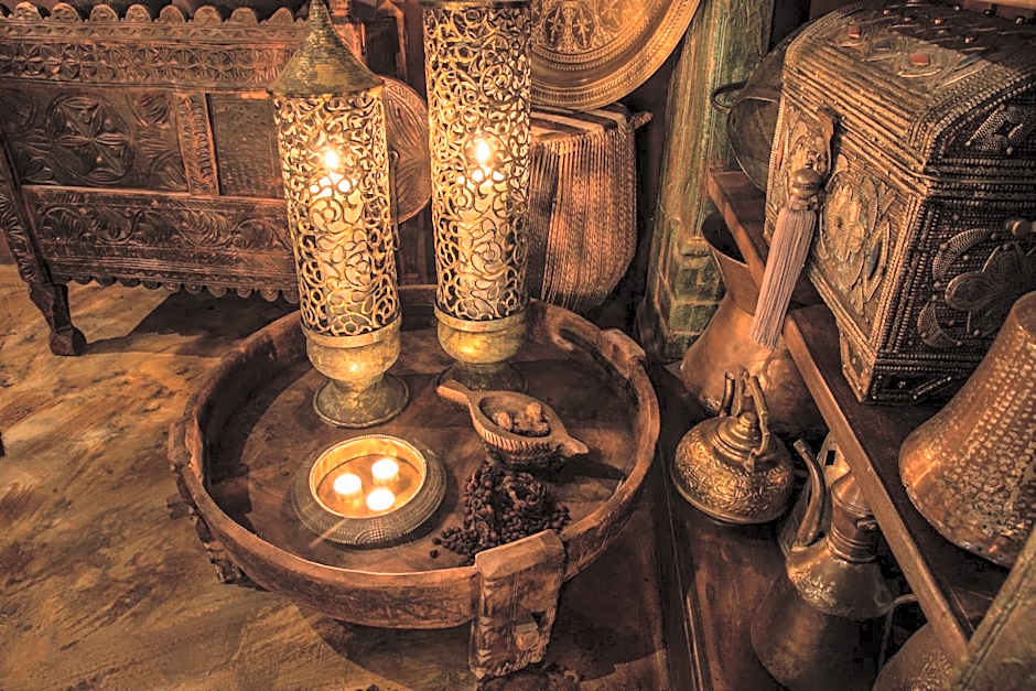 Bijou Hotel / Love and Romance